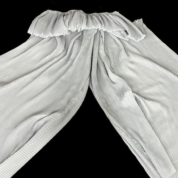 Wide leg flowy pants - Picture 2 of 4